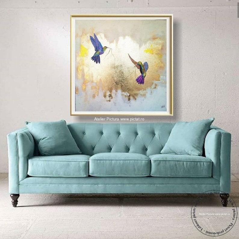 Tablou abstract modern cu pasari exotice, Pictura cu foita de bronz